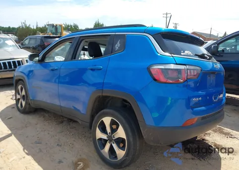 2019 Jeep Compass Latitude 4X4 z USA, uszkodzony, nr VIN 3C4NJDBB4KT600681